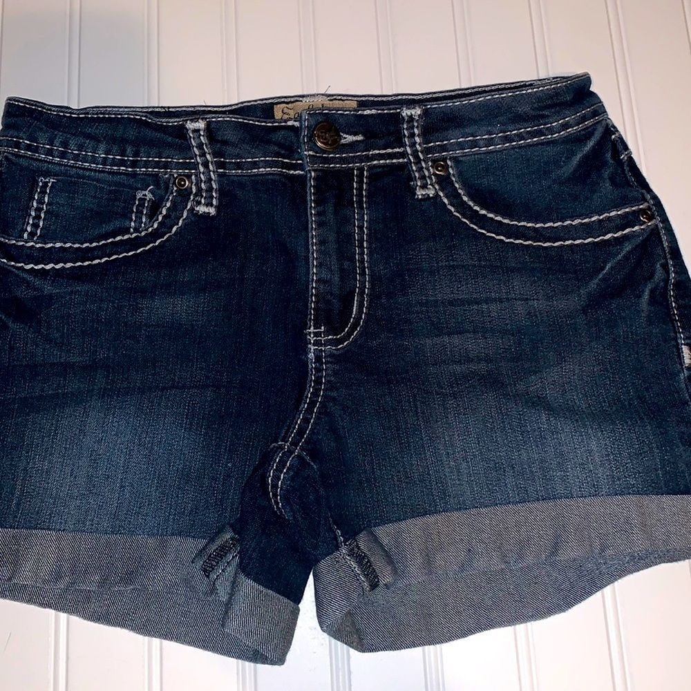 3/20🌟Earl Jean cuffed shorts size 4